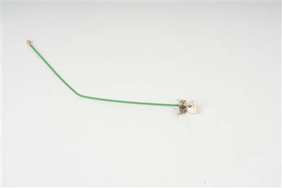 Can a metal antenna be used in a phased - array antenna system?